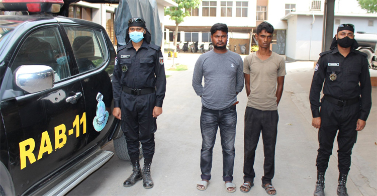 ১২শ লিটার চোরাই তেলসহ দুজন গ্রেফতার