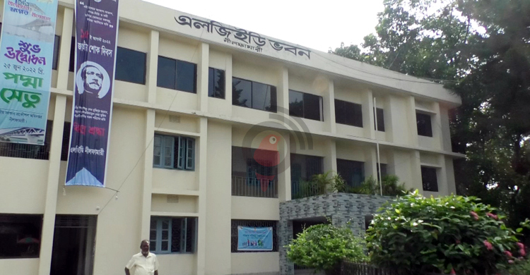 ৯টায়ও খোলেনি নীলফামারীর এলজিইডি-শিক্ষা অফিস