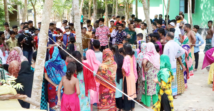 আসামিকে না পেয়ে ছেলে-পুত্রবধূকে পেটানোর অভিযোগ পুলিশের বিরুদ্ধে