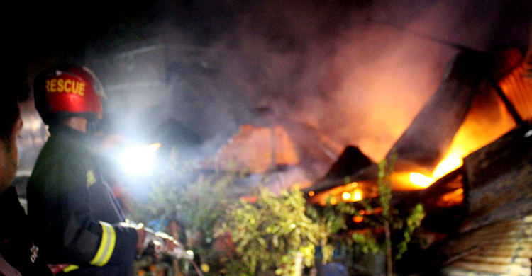 যশোর কেন্দ্রীয় কারাগারের কোয়ার্টারে অগ্নিকাণ্ড