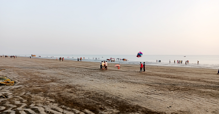 পরিবহন ধর্মঘটে পর্যটক শূন্য কুয়াকাটা