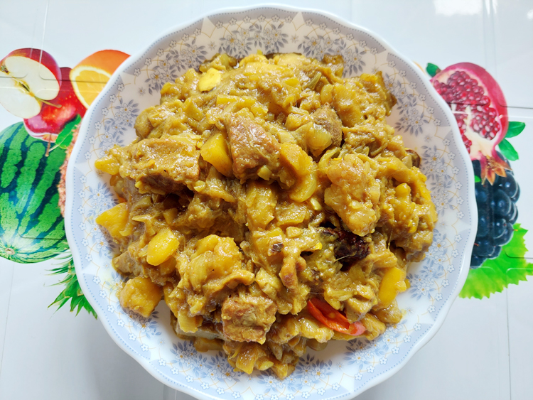 কাঁচা কাঁঠাল দিয়ে গরুর মাংস রাঁধবেন যেভাবে