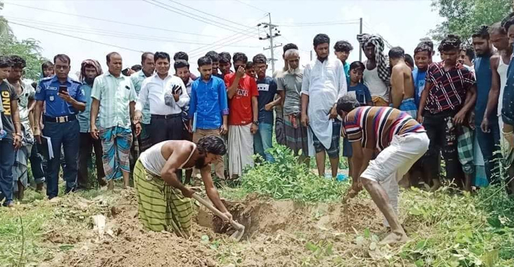 স্ত্রীর মামলায় আড়াই বছর পর বীর মুক্তিযোদ্ধার দেহাবশেষ উত্তোলন