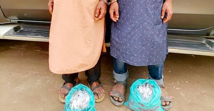 নেশাজাতীয় ইনজেকশনসহ বাবা-ছেলে আটক