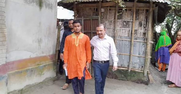 জিপিএ-৫ পেলো বাবার মরদেহ বাড়িতে রেখে পরীক্ষা দেওয়া জারিফ