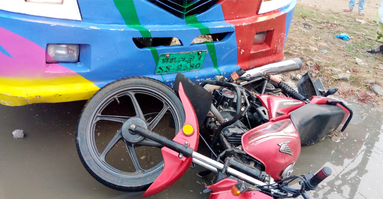 গাজীপুরে বাসচাপায় প্রাণ গেলো পোশাকশ্রমিকের