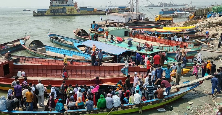শিমুলিয়ায় আজও ঘরমুখী মানুষের ঢল