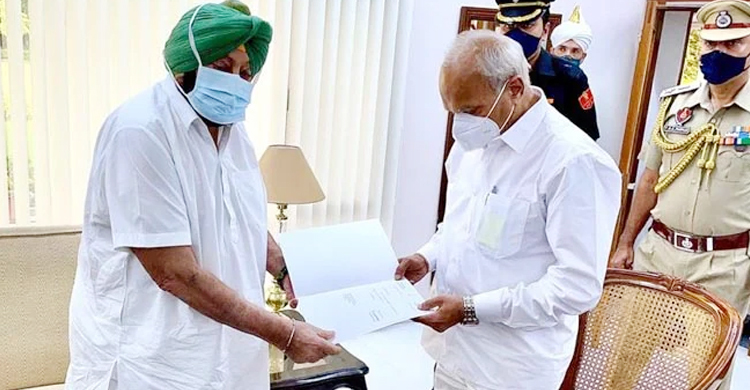 এবার পদত্যাগ করলেন পাঞ্জাবের মুখ্যমন্ত্রী