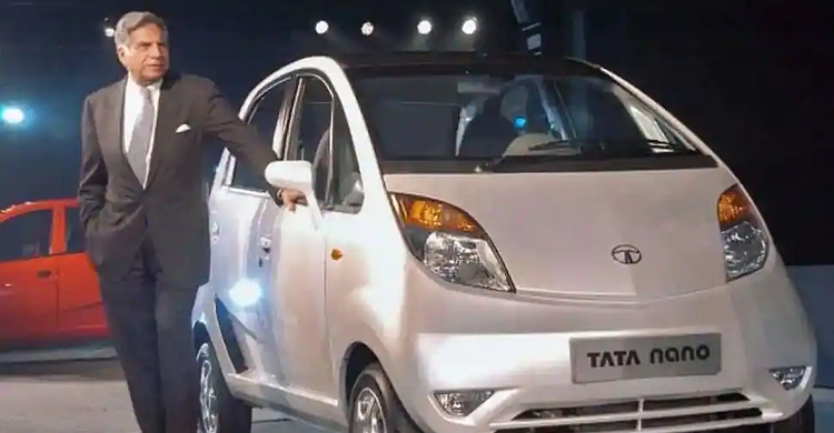 ন্যানো চড়ে দেহরক্ষী ছাড়াই তাজ হোটেলে ধনকুবের রতন টাটা