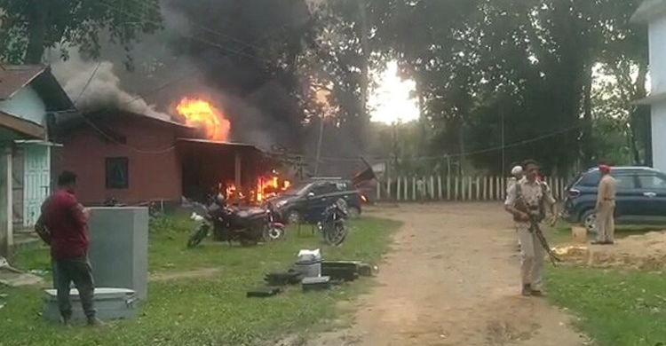 আসামে পুলিশ হেফাজতে মৃত্যুর অভিযোগে থানায় আগুন