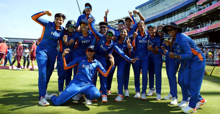 শ্বাসরুদ্ধকর সেমিফাইনালে ইংল্যান্ডকে হারিয়ে ফাইনালে ভারত