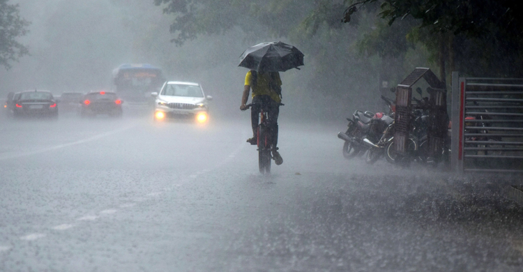পশ্চিমবঙ্গে ধেয়ে যাচ্ছে ঘূর্ণিঝড় ‘গুলাব’