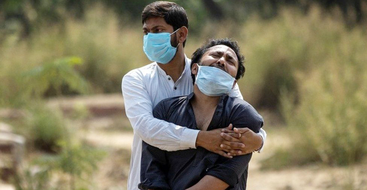 India logs 60,753 new COVID-19 cases, 1,647 deaths