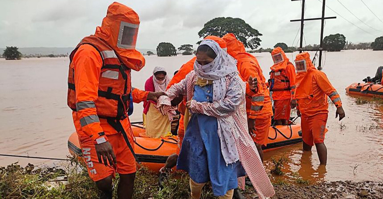 India monsoon death toll climbs to 124 as rescuers search for missing