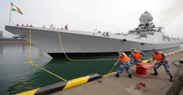 India sends warships to South China Sea