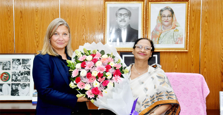নারীর ক্ষমতায়ন ও কর্মসংস্থান সৃষ্টিতে কাজ করছে সরকার