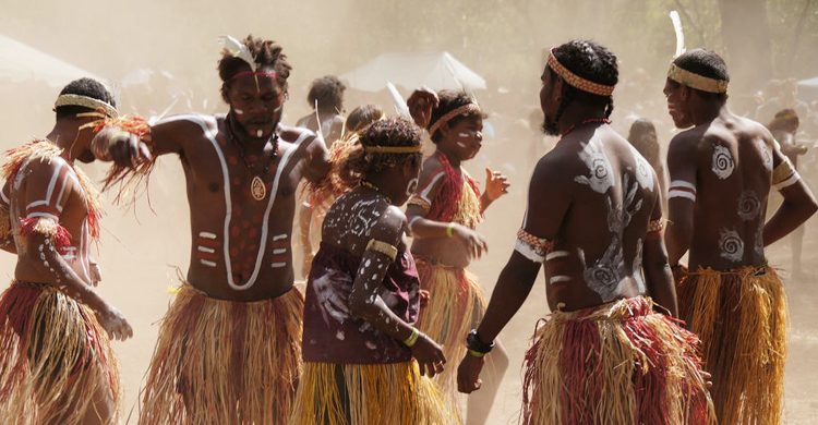 আদিবাসীদের ইতিহাস তুলে ধরতে জাতীয় সঙ্গীত সংশোধন অস্ট্রেলিয়ার