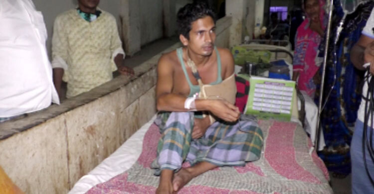 কিস্তির টাকা না পেয়ে গ্রাহকের হাত ভেঙে দিলেন এনজিও কর্মকর্তা!