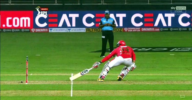 আম্পায়ারকে ‘ম্যান অব দ্য ম্যাচ’ দেয়া হোক : শেবাগ