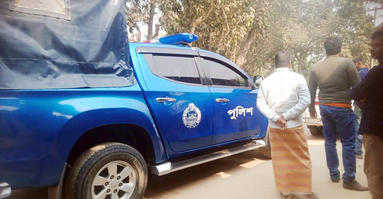 কারখানায় ঢুকে সাড়ে ১০ টন হলুদসহ ট্রাক ছিনতাই