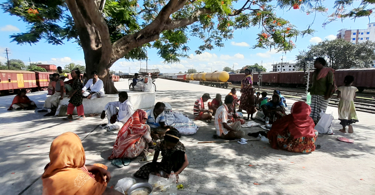 কোরবানির ঈদ এলেই ঈশ্বরদী আসেন তারা