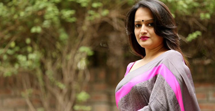 অনুমতি ছাড়াই ওষুধের বিজ্ঞাপনে ঈশিতার নাম!