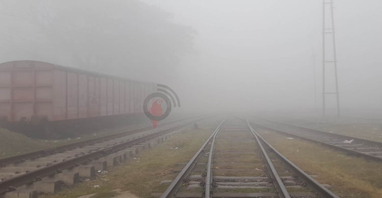 কুয়াশায় পশ্চিমাঞ্চল রেলের শিডিউল বিপর্যয়, যাত্রীদের দুর্ভোগ