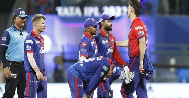 মুম্বাইর কাছে হেরে বিদায় দিল্লির, প্লে-অফে ব্যাঙ্গালুরু