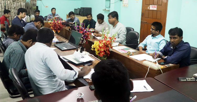 ইবি শিক্ষকের নামে ভারতীয় লেখকের বই প্রকাশ!