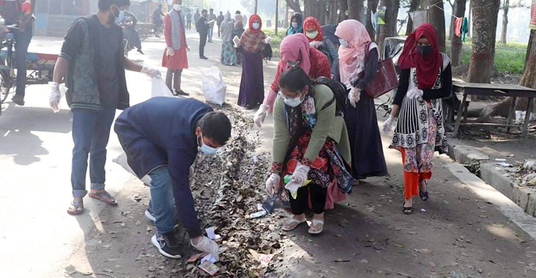 বর্জ্য কুড়িয়ে বর্জ্য ব্যবস্থাপনার কোর্সের ‘প্রাকটিক্যাল ক্লাস’