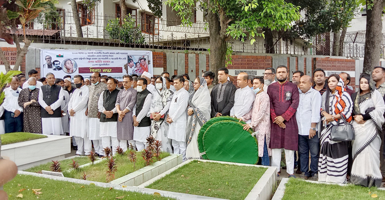 আইভির সমাধিতে আওয়ামী লীগের শ্রদ্ধা