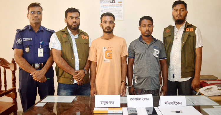 একাধিক পুরুষের সঙ্গে তোলা ছবি পাঠানোয় সুমাইয়াকে হত্যা