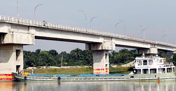 ভৈরব সেতুর পিলারে কার্গোর ধাক্কা