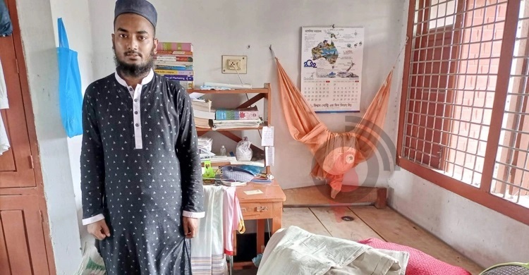 ছাত্রলীগই ফের হলে তুলে দিলো রাবি শিক্ষার্থী জাবেরকে