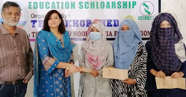 লেখাপড়া অনিশ্চিত সেই ৩ শিক্ষার্থীর পাশে ‘টিম খোরশেদ’