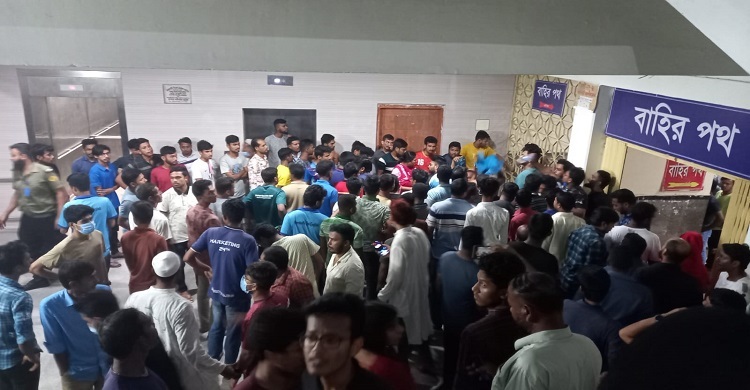 রাজশাহী মেডিকেলে রাবি শিক্ষার্থীর মৃত্যু, হাসপাতালে ভাঙচুর