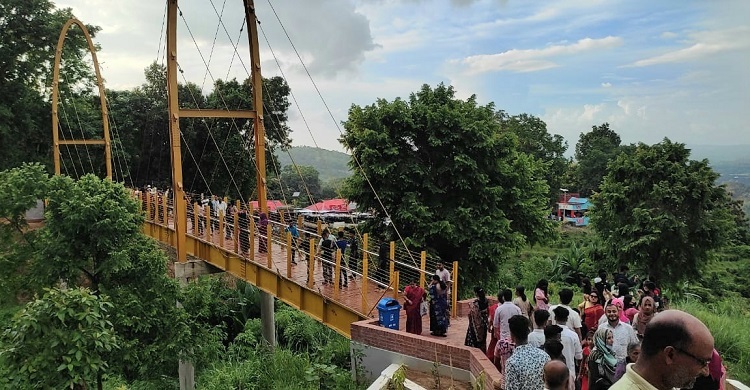 পর্যটকে মুখরিত খাগড়াছড়ির পর্যটনকেন্দ্রগুলো