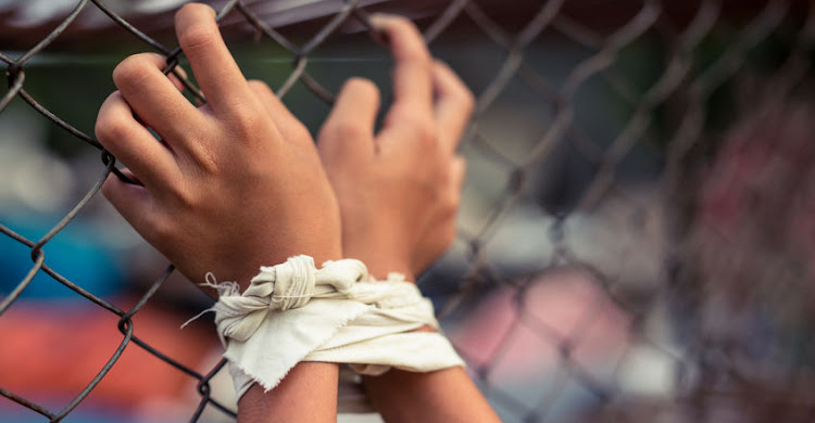 দ. আফ্রিকায় ১৯ বাংলাদেশি উদ্ধার, আটক স্বদেশি পাচারকারী