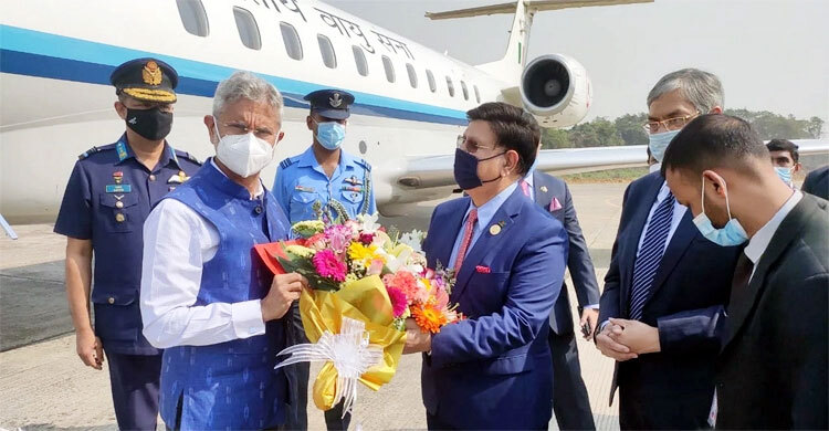 Indian Foreign Minister reaches Dhaka
