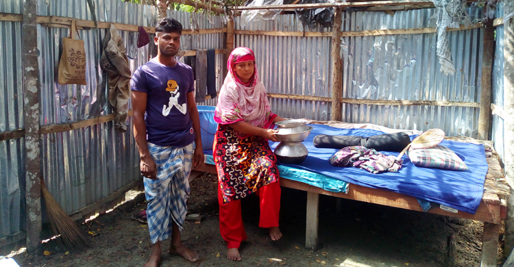 স্ত্রী-সন্তান নিয়ে টিটুর যাযাবর জীবন