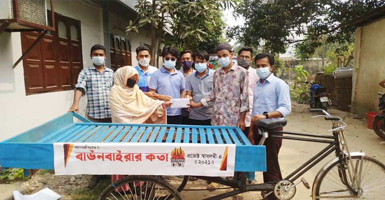 প্রতিবছর জাকাতের টাকায় হতদরিদ্রদের স্বাবলম্বী করেন তারা