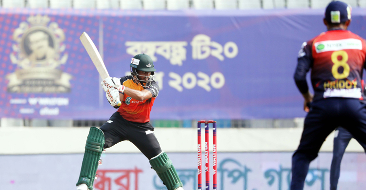 সুযোগ পেয়েই ফিফটি জাকিরের, খুলনার চ্যালেঞ্জিং পুঁজি
