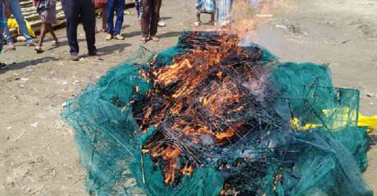 সিরাজগঞ্জে ১৮৪ পিস চায়না জাল ধ্বংস