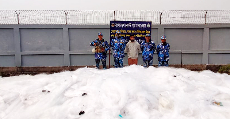 যাত্রীবাহী লঞ্চে সাড়ে ৫ কোটি টাকার কারেন্ট জাল