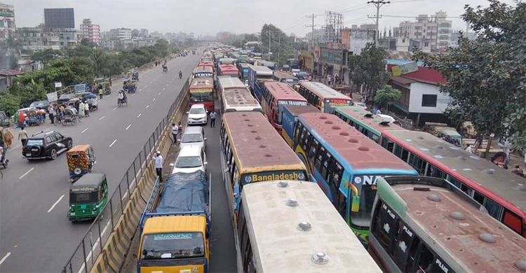 ঢাকা-চট্টগ্রাম মহাসড়কে তীব্র যানজট