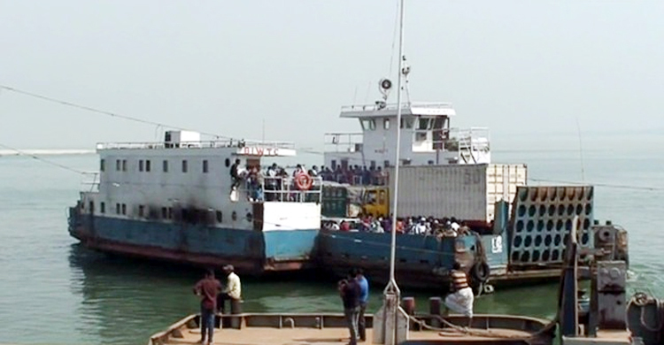 দৌলতদিয়ায় আজও যাত্রীদের চাপ