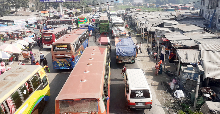 ঢাকা-চট্টগ্রাম মহাসড়কে ৩৫ কিলোমিটার যানজট