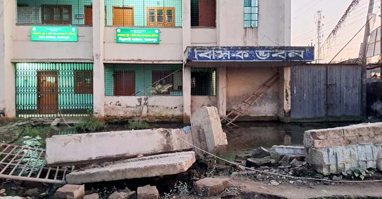 সংকটে নাজুক জামালপুর বিসিক নগরী, ব্যবসায়ীদের অনীহা