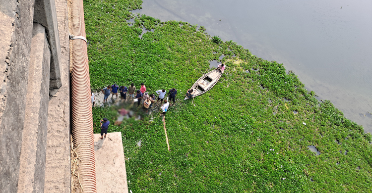 চালককে হত্যার পর মরদেহ নদীতে ফেলে নিয়ে গেলো অটোরিকশা