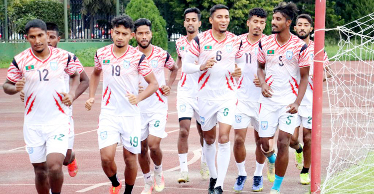 মেয়েদের ইতিহাসগড়া মাঠে জামালদের অগ্নিপরীক্ষা
